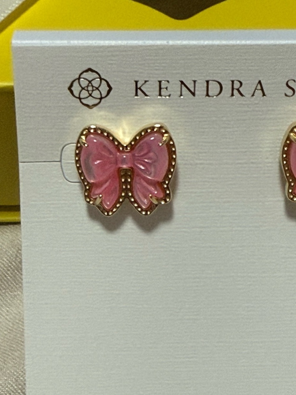 NWT Kendra Scott Haley Bow Gold Stud
Earrings in Blush Mother of Pearl - Picture 5 of 7